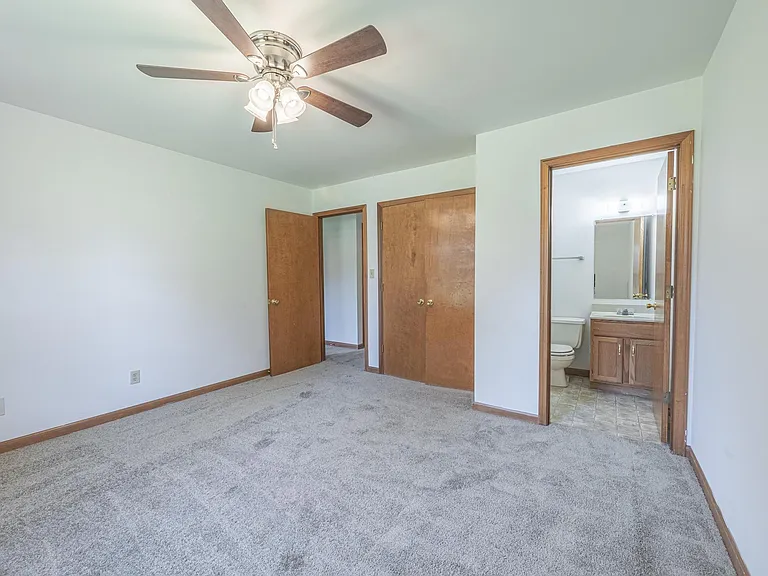 4020 N Christopher Ct — Photo 17