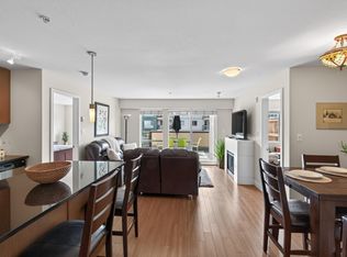15745 Croydon Dr #221, Surrey, BC V3Z 2L5