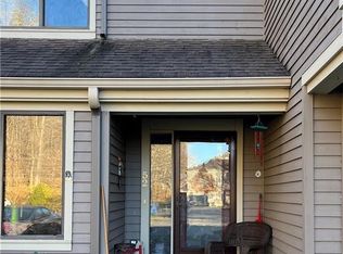 52 Riveredge Dr #52, Winsted, CT 06098