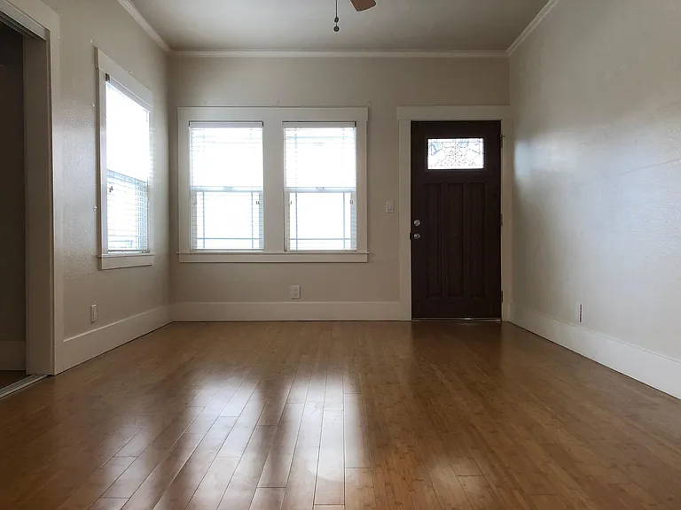 93 Glen Ave — Photo 4