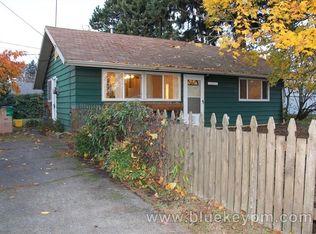 12733 NE Holladay St, Portland, OR 97230