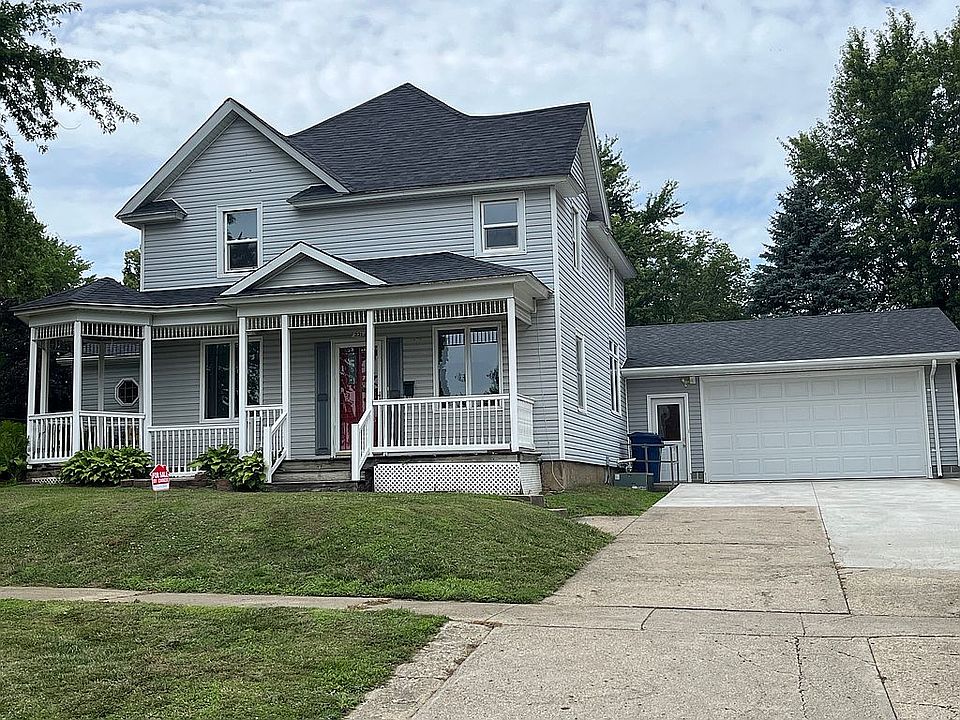 1st image of 221 2nd St