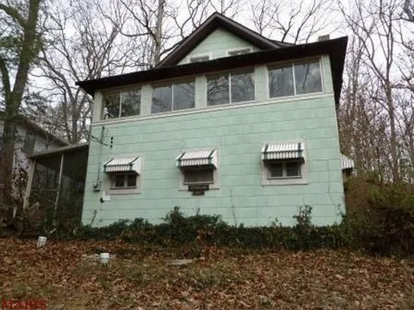 159 Castlewood Dr, Ballwin, MO 63021