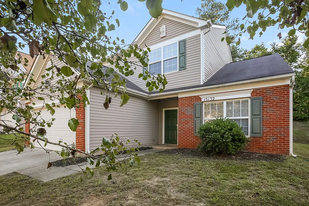 3 bed, 2.5 bath, 2357 sqft, $2,090 — Photo 4