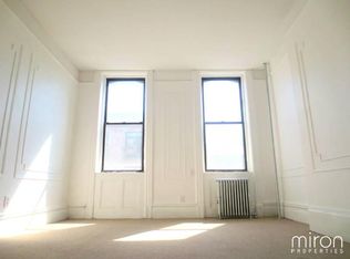 49 India St APT 3L, Brooklyn, NY 11222