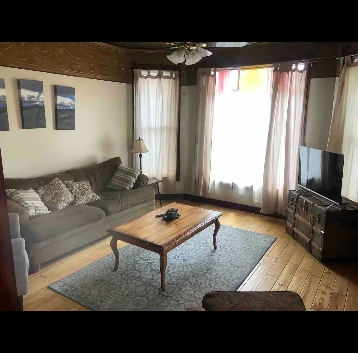 2 bed, 1045 sqft, $2,000 — Photo 3
