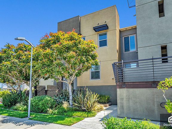5th image of 5511 W 149th Pl Unit 11