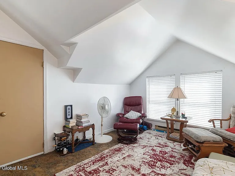 1587 Bradley St — Photo 8