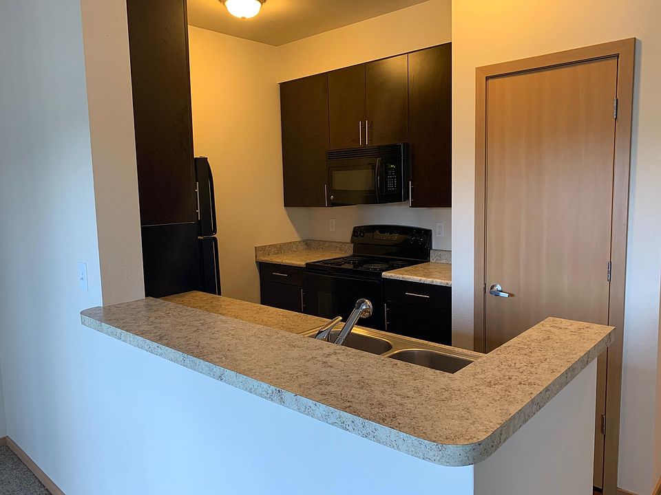 1st image of 420 SW Hayworth Dr Unit B303