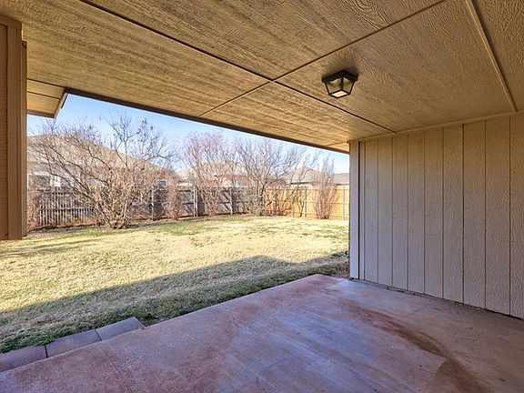 3rd image of 1413 Meadow Run Dr