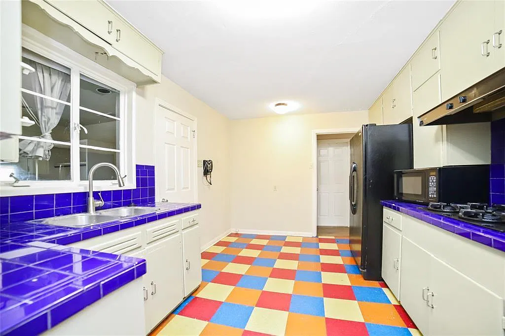 4 bed, 2.0 bath, 1417 sqft, $2,600 — Photo 4