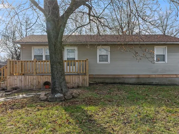 413 Lovers Ln, Cameron, MO 64429