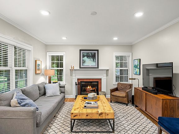 4th image of 334 51st St