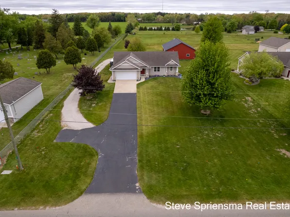 12717 60th Ave, Allendale, MI 49401