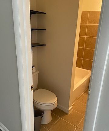 3rd image of 1101 Daly St Floor 1