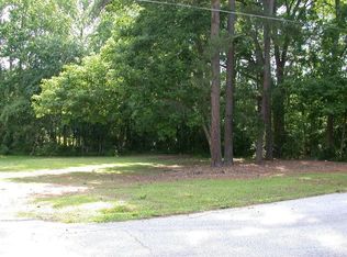 104 Earl Ct, Greenwood, SC 29649