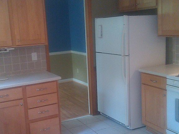 Refrigerator provided for rental