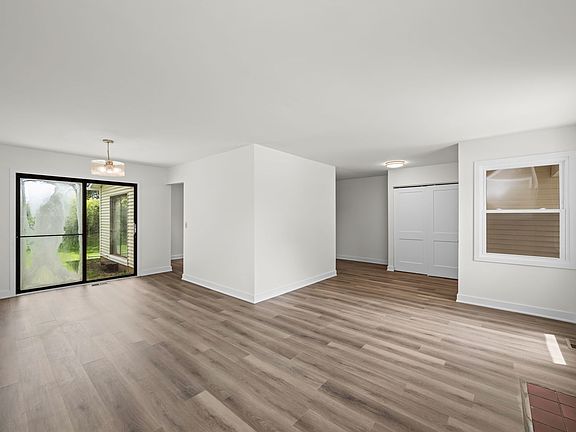 5th image of 948 Longboat Ln