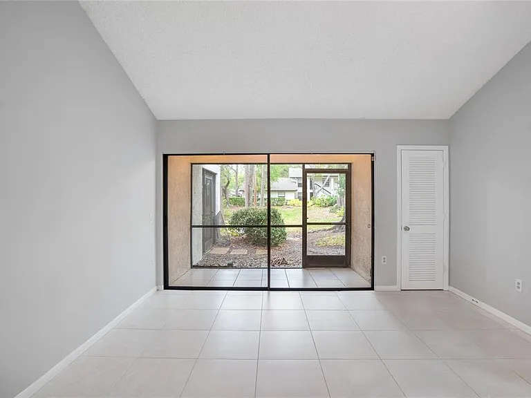 4717 Winslow Beacon #7 — Photo 11