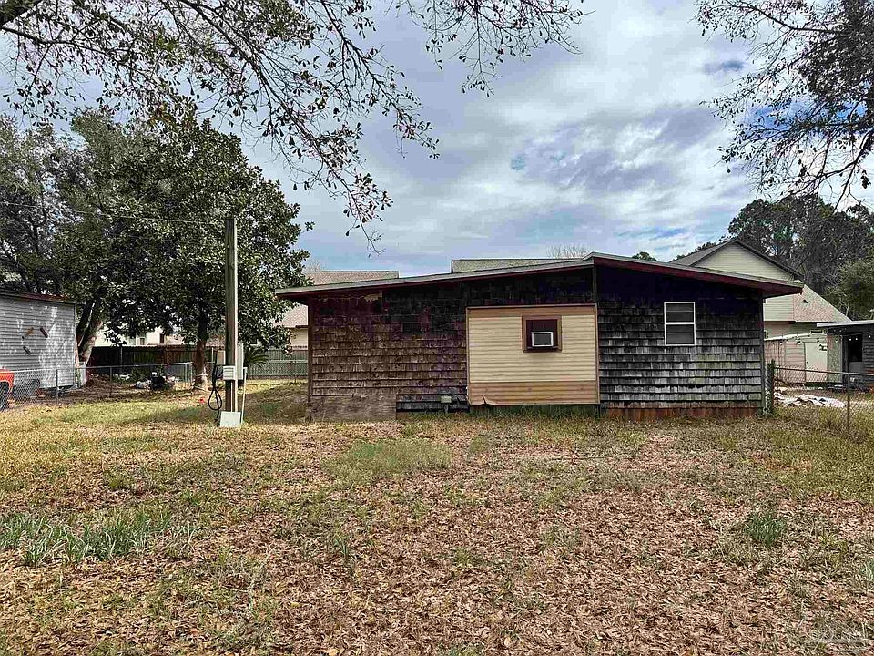 1st image of 2206 Janet St