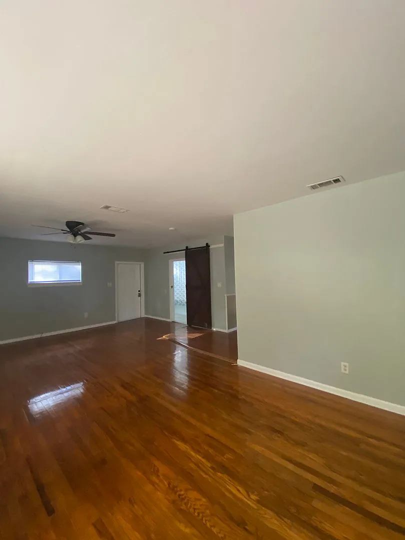 Available Now 3 Bedroom 2 Bath Single Story — Photo 4