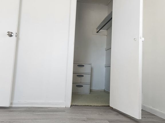 5th image of 734 Chestnut St #1