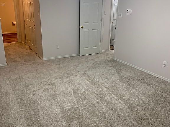 5th image of 3263 Country Hollow Dr