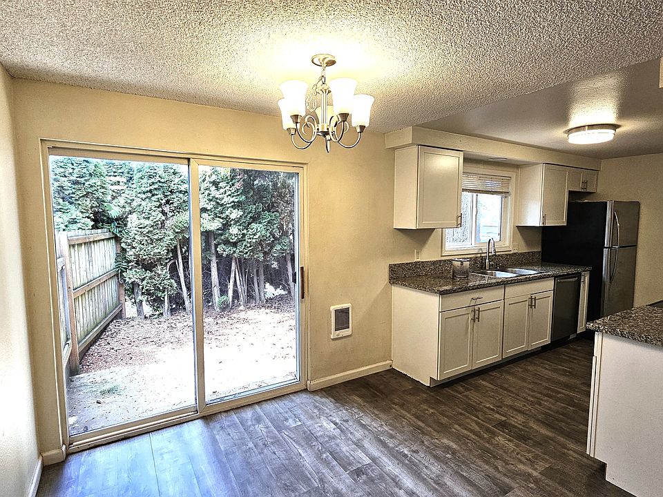 2nd image of 3105 L St #1