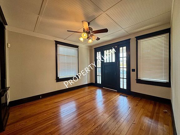 4th image of 104 E Kent St