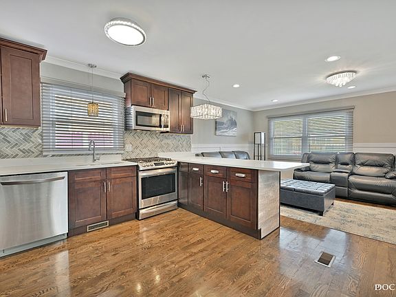 2nd image of 4414 S Leclaire Ave