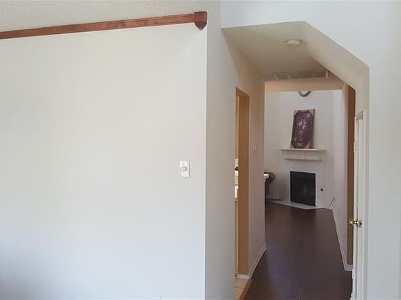 4th image of 5216 Boxwood Ln