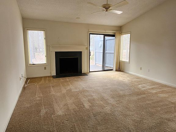 2nd image of 1904 Sherbrooke Circle