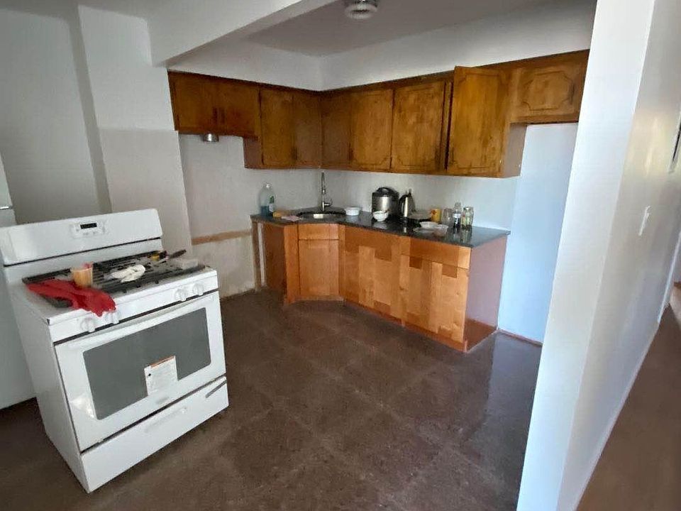 1st image of 108-37 44th Ave Floor 3