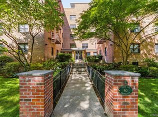 60 White Oak Street #2F, New Rochelle, NY 10801