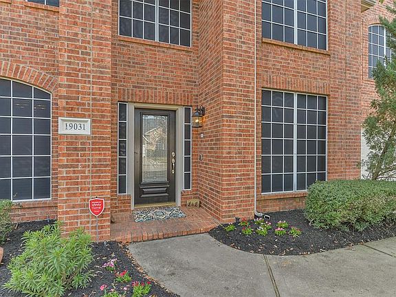 2nd image of 19031 Canyon Royal Dr