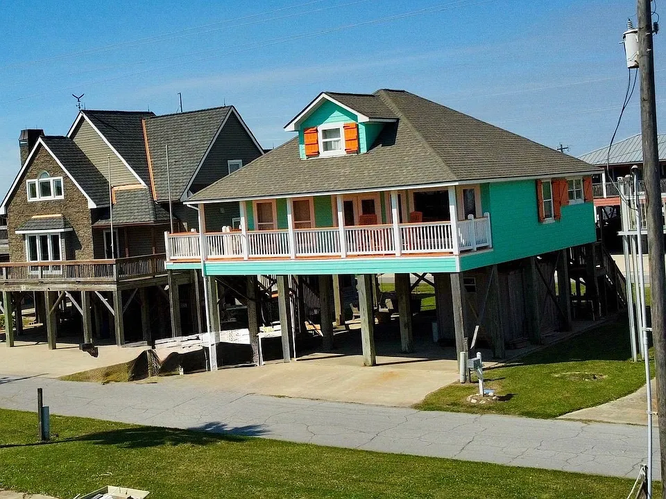 2310 Teal St