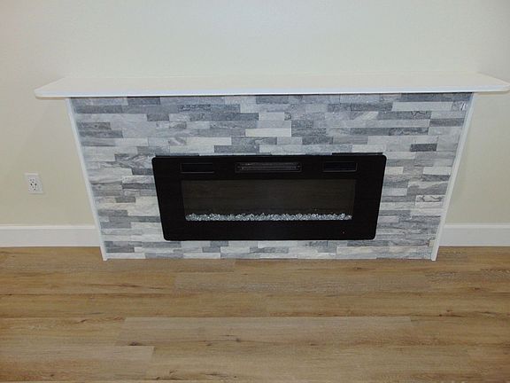 5th image of 13730 27th Ave NE #B