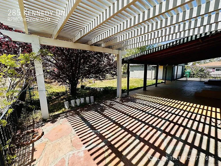 285 Kennedy Dr — Photo 14