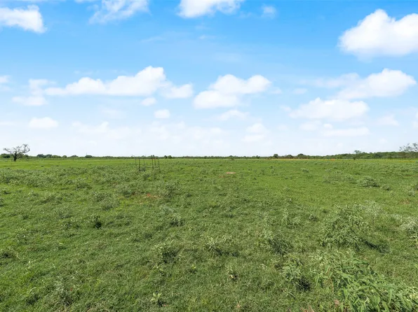 1111 County Road 2805, Honey Grove, TX 75446