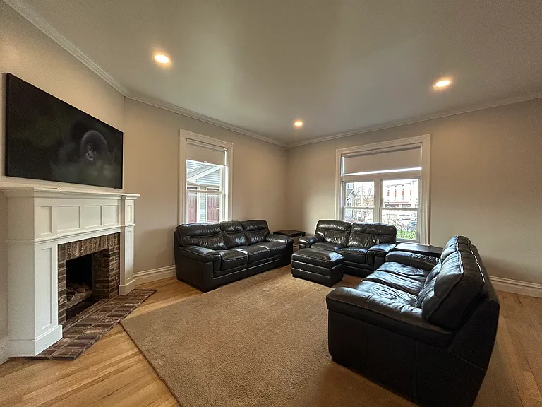 931 Oakland Ave — Photo 8