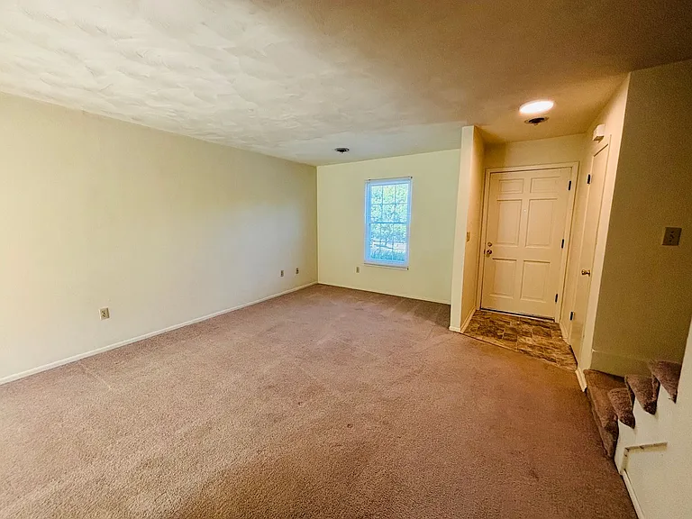 335 New Kent Rd — Photo 11