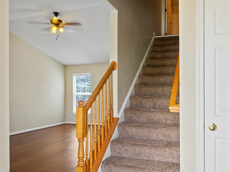 443 Indian Lake Dr — Photo 4