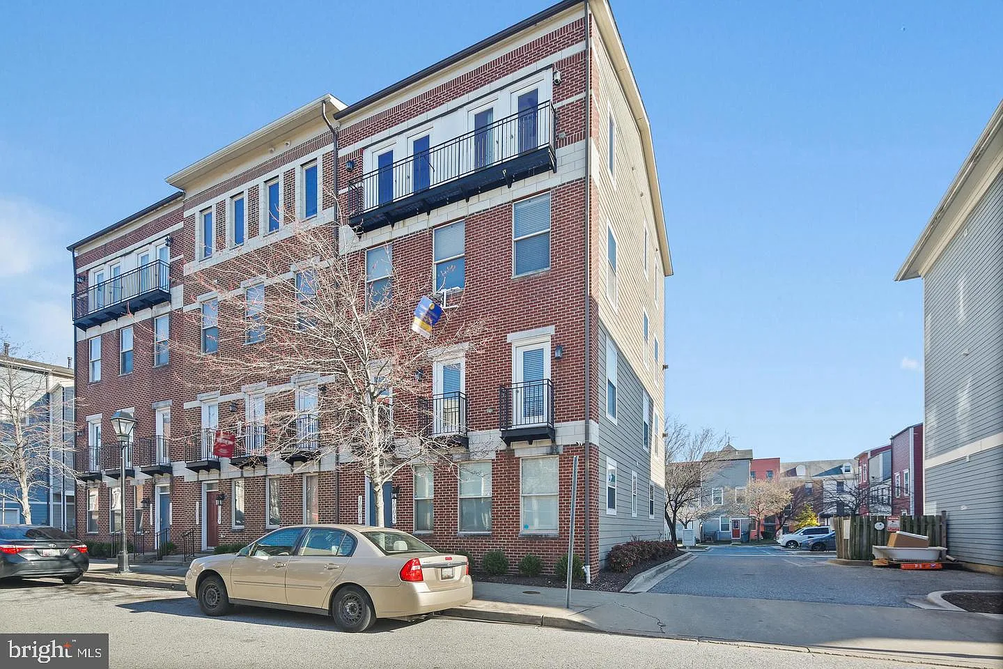 Albemarle Square — Photo 1