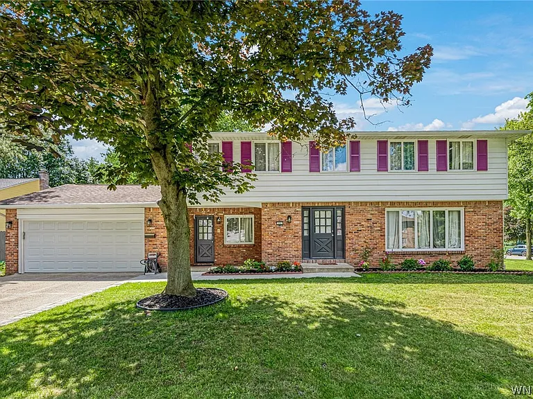 71 Chaumont Dr — Photo 1