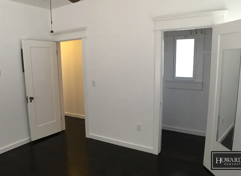 513 E Broadway — Photo 8