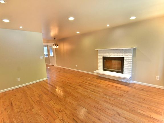 3rd image of 15616 173rd Ave NE
