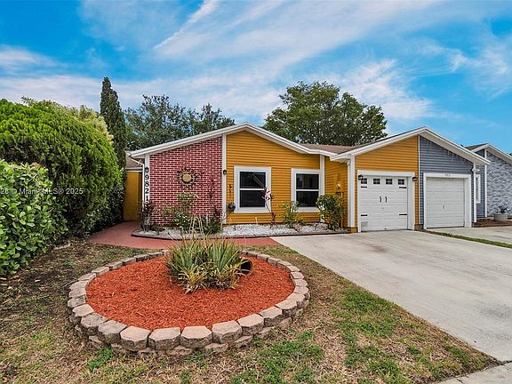 3rd image of 9821 W Fern Ln