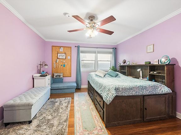 4th image of 710 Oakton St APT 201