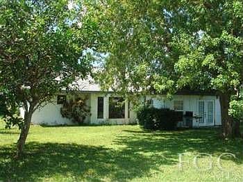 2nd image of 427 SW 37th Ter