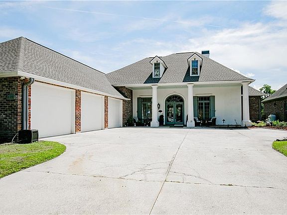 3rd image of 21235 Waterfront East Dr